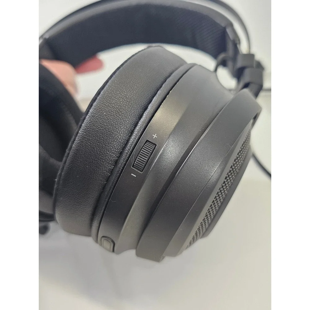 Razer Nari Ultimate Wireless Gaming Headset‎ Black RZ04-0267 HyperSense Audio